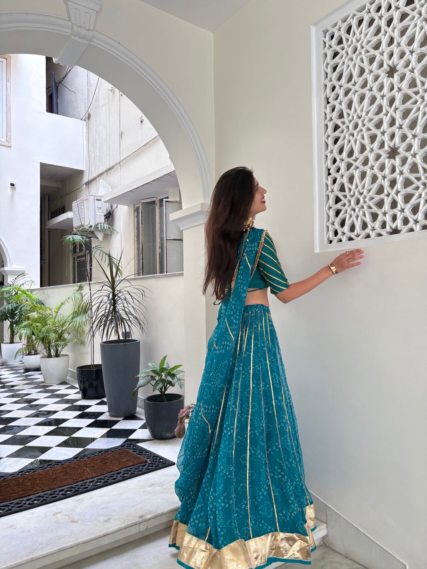 Siddhi Firozi Bandhani lehenga