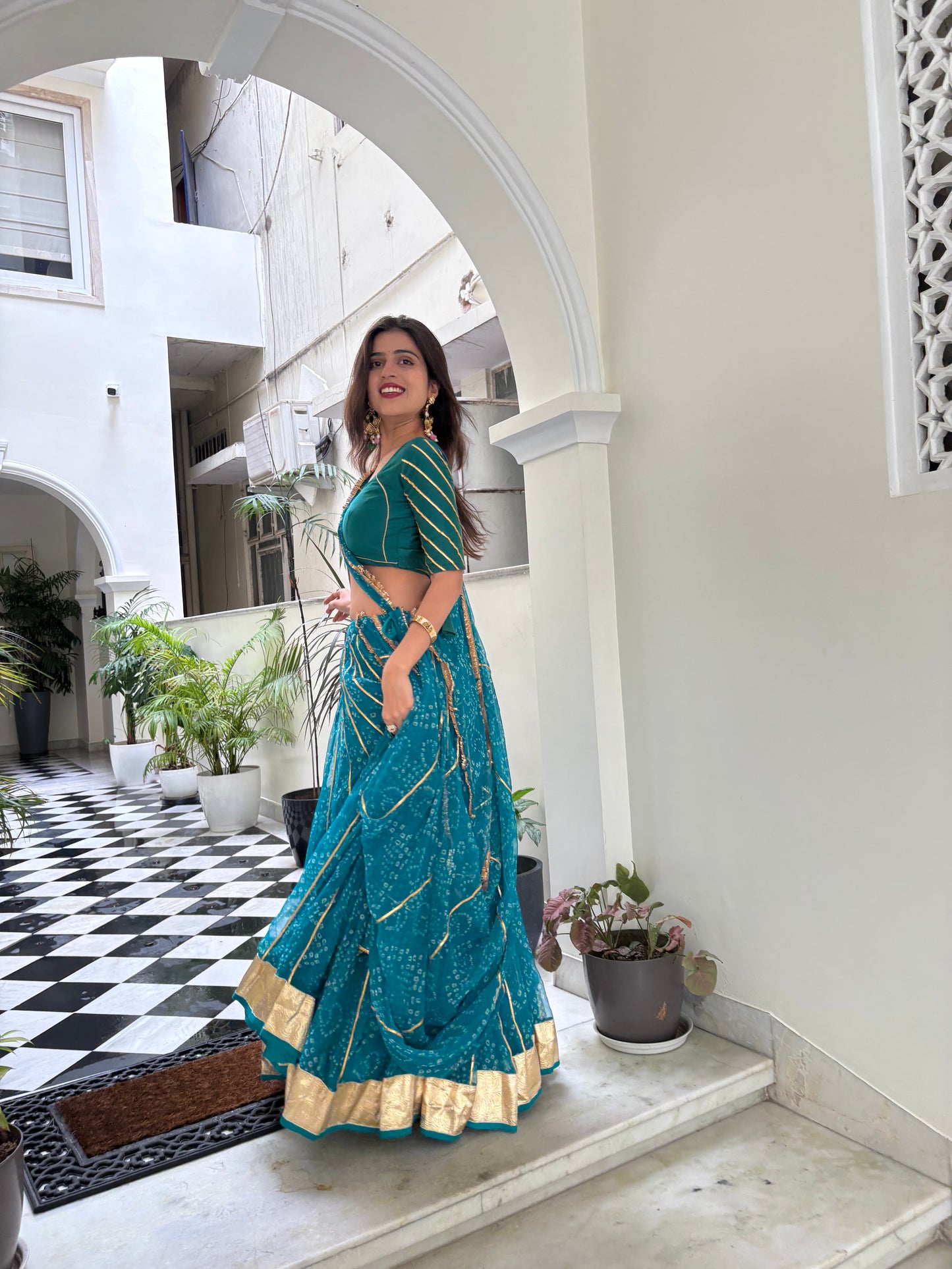 Siddhi Firozi Bandhani lehenga