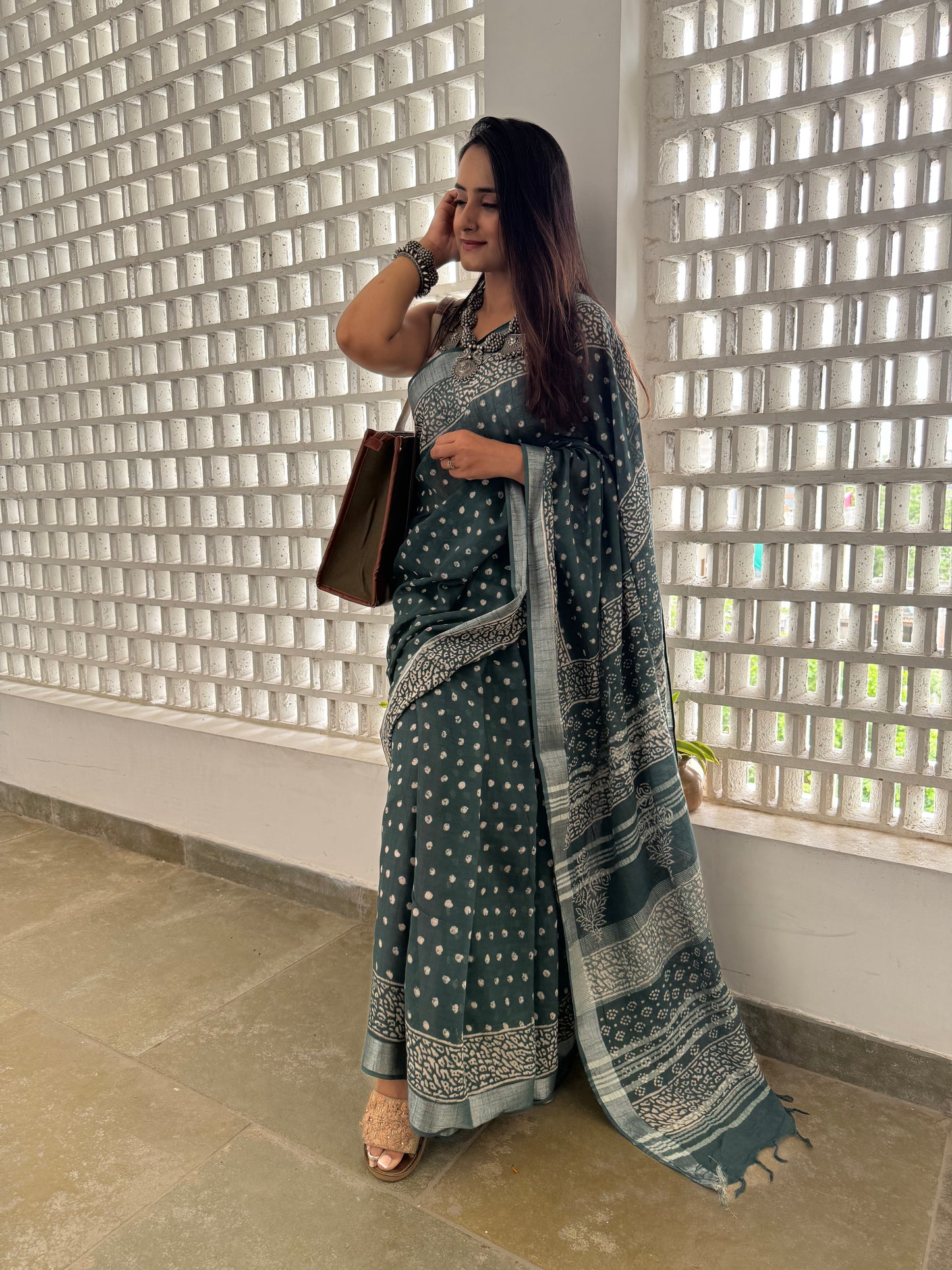 Neema Dabu Linen Saree (Teerth By Amaanyaa)