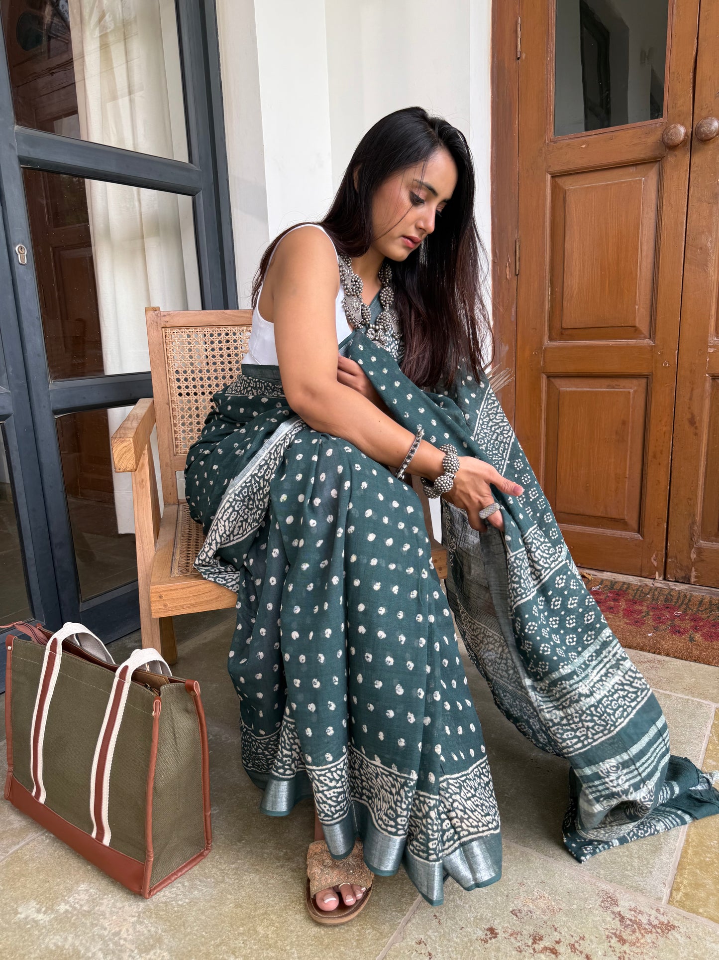 Neema Dabu Linen Saree (Teerth By Amaanyaa)