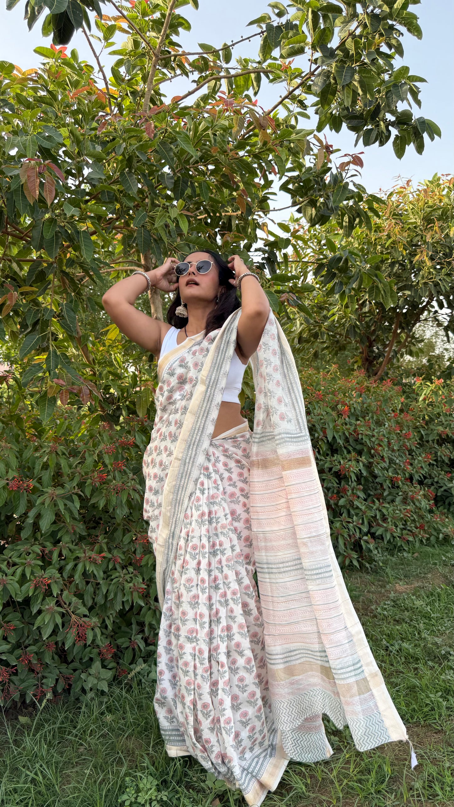 Shwetambar Handblock Maheshwari Saree (Teerth By Amaanyaa)