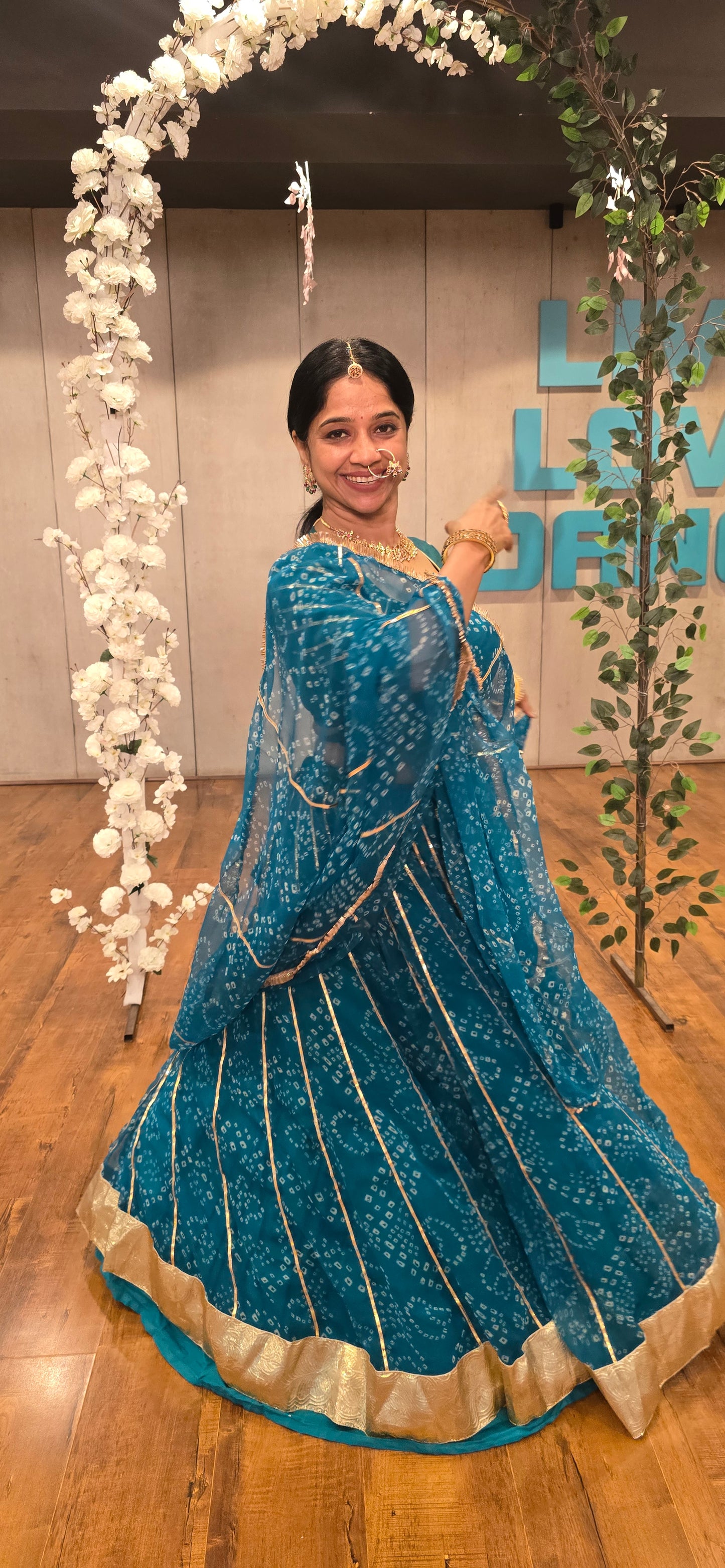 Siddhi Firozi Bandhani lehenga