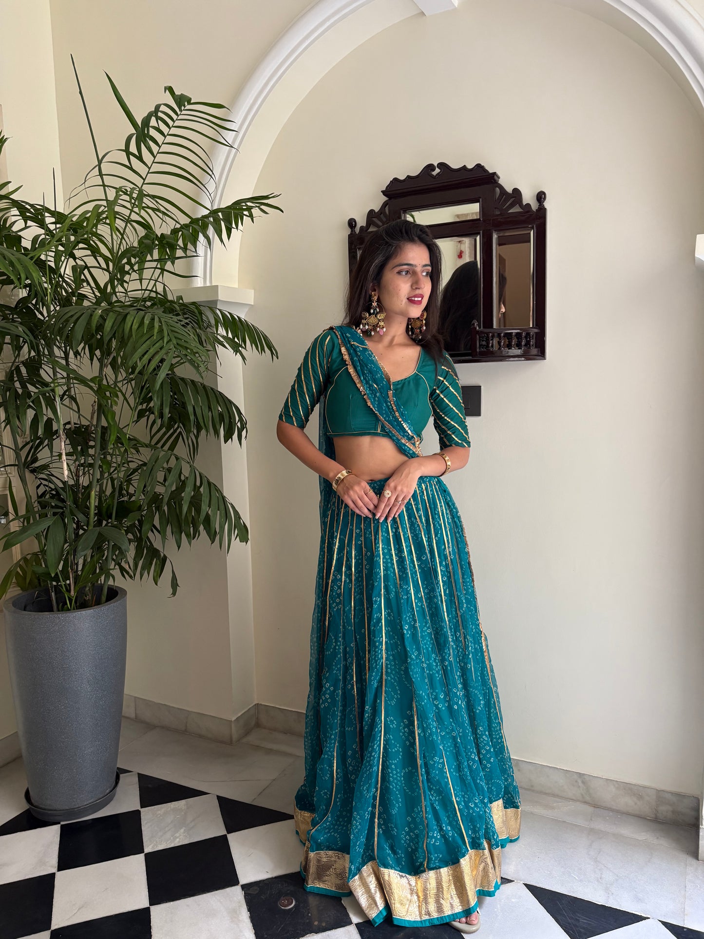 Siddhi Firozi Bandhani lehenga