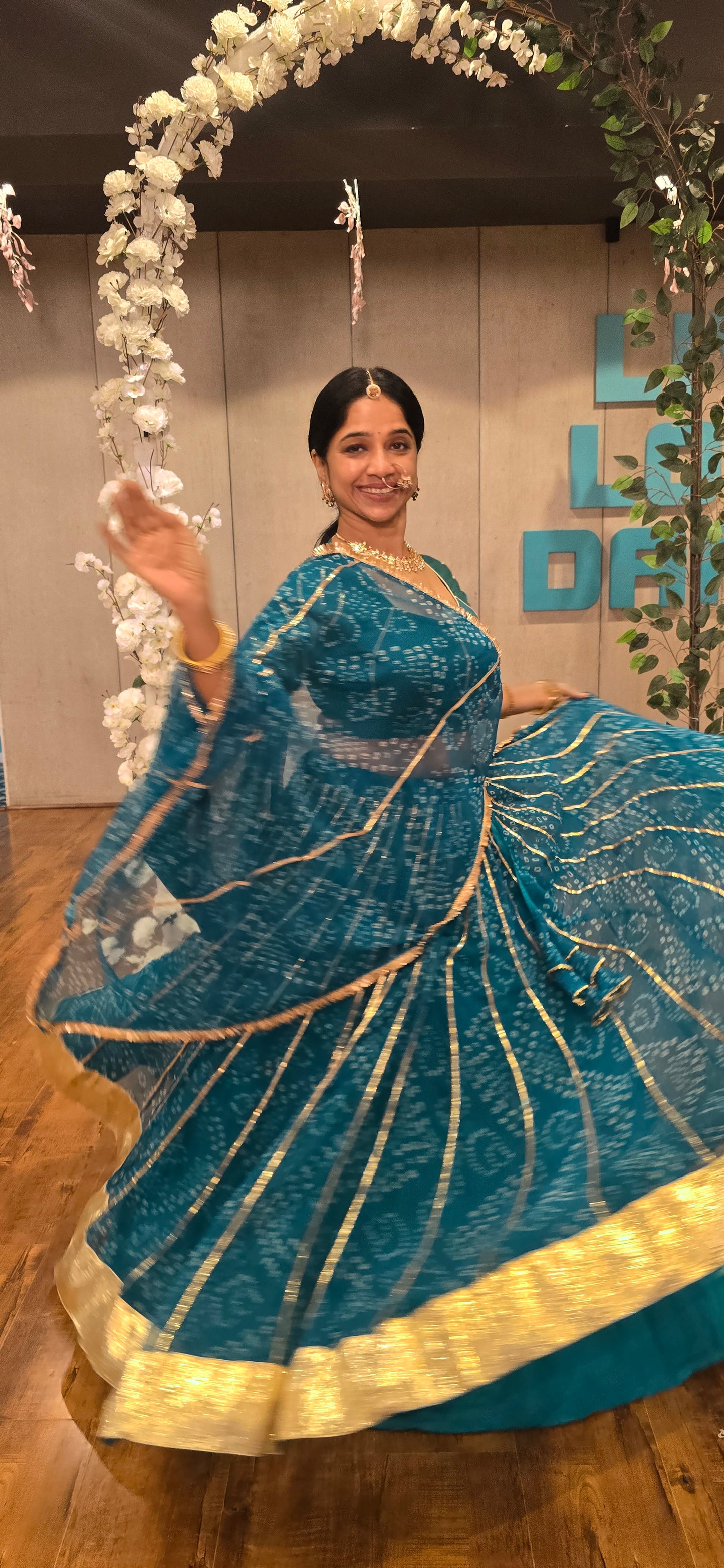 Siddhi Firozi Bandhani lehenga