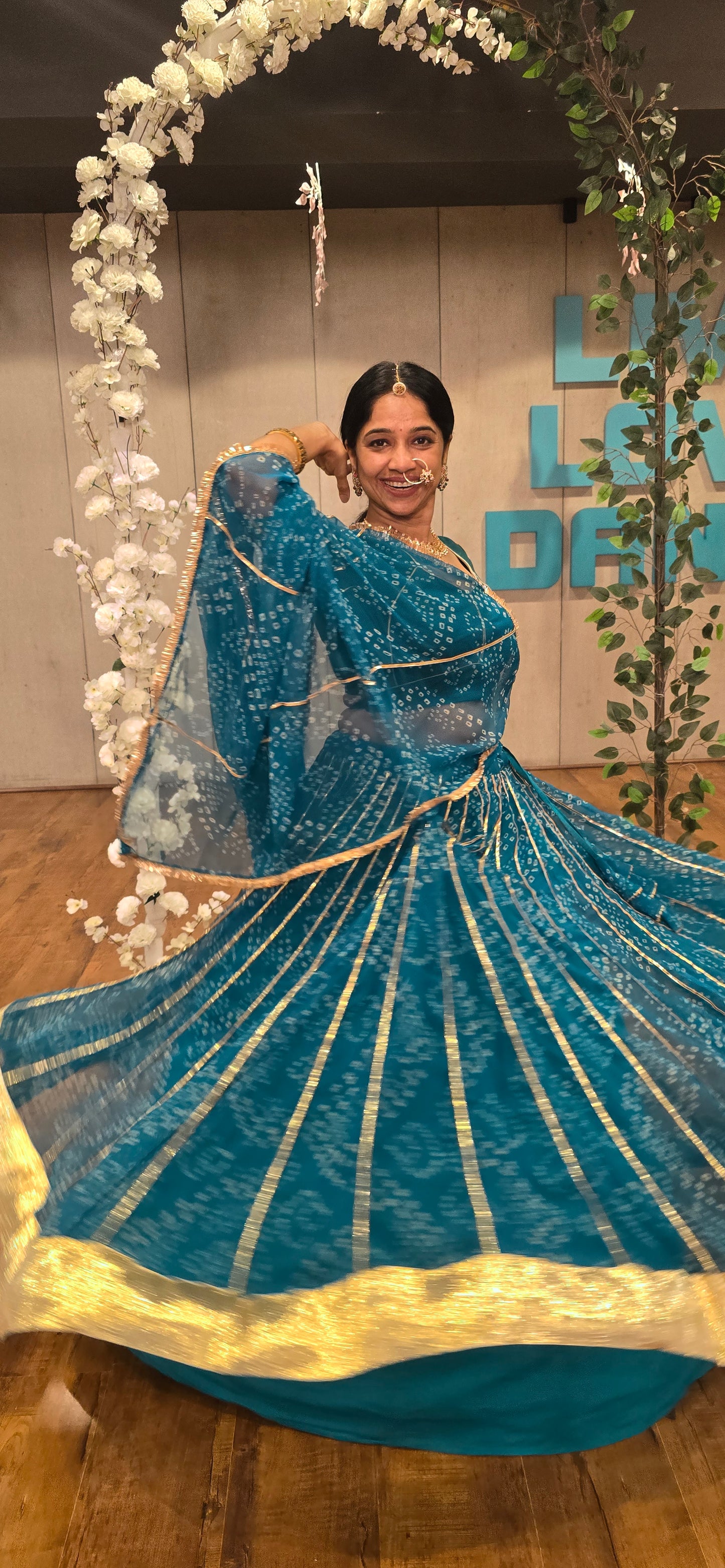 Siddhi Firozi Bandhani lehenga