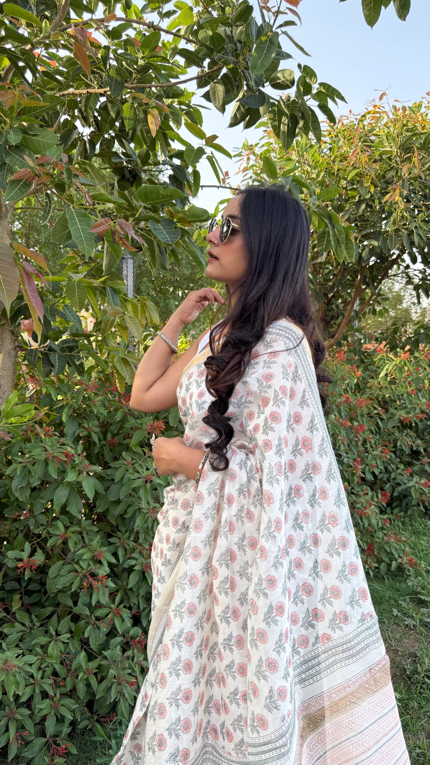 Shwetambar Handblock Maheshwari Saree (Teerth By Amaanyaa)