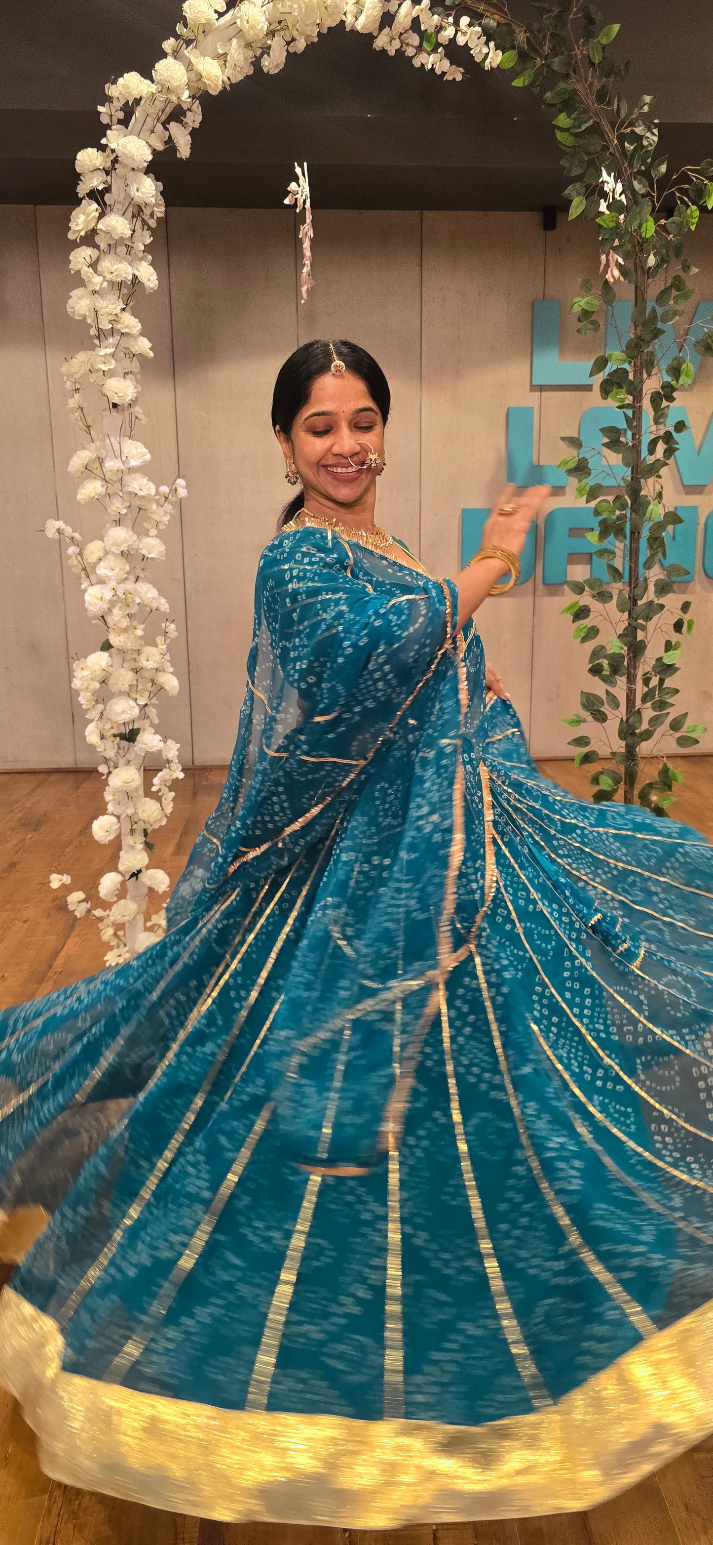 Siddhi Firozi Bandhani lehenga