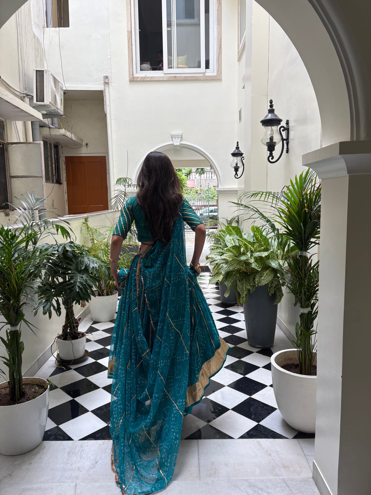 Siddhi Firozi Bandhani lehenga