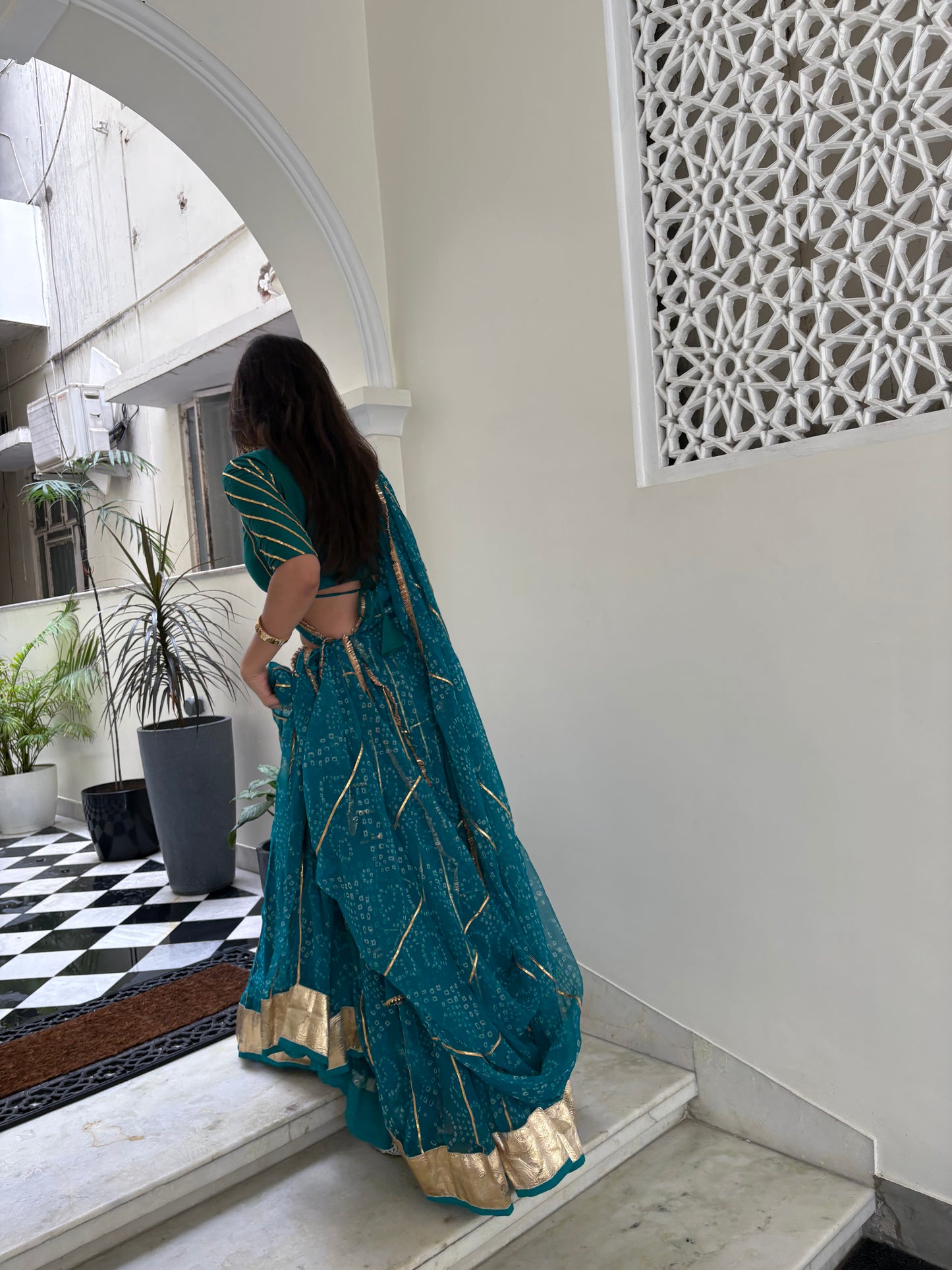 Siddhi Firozi Bandhani lehenga