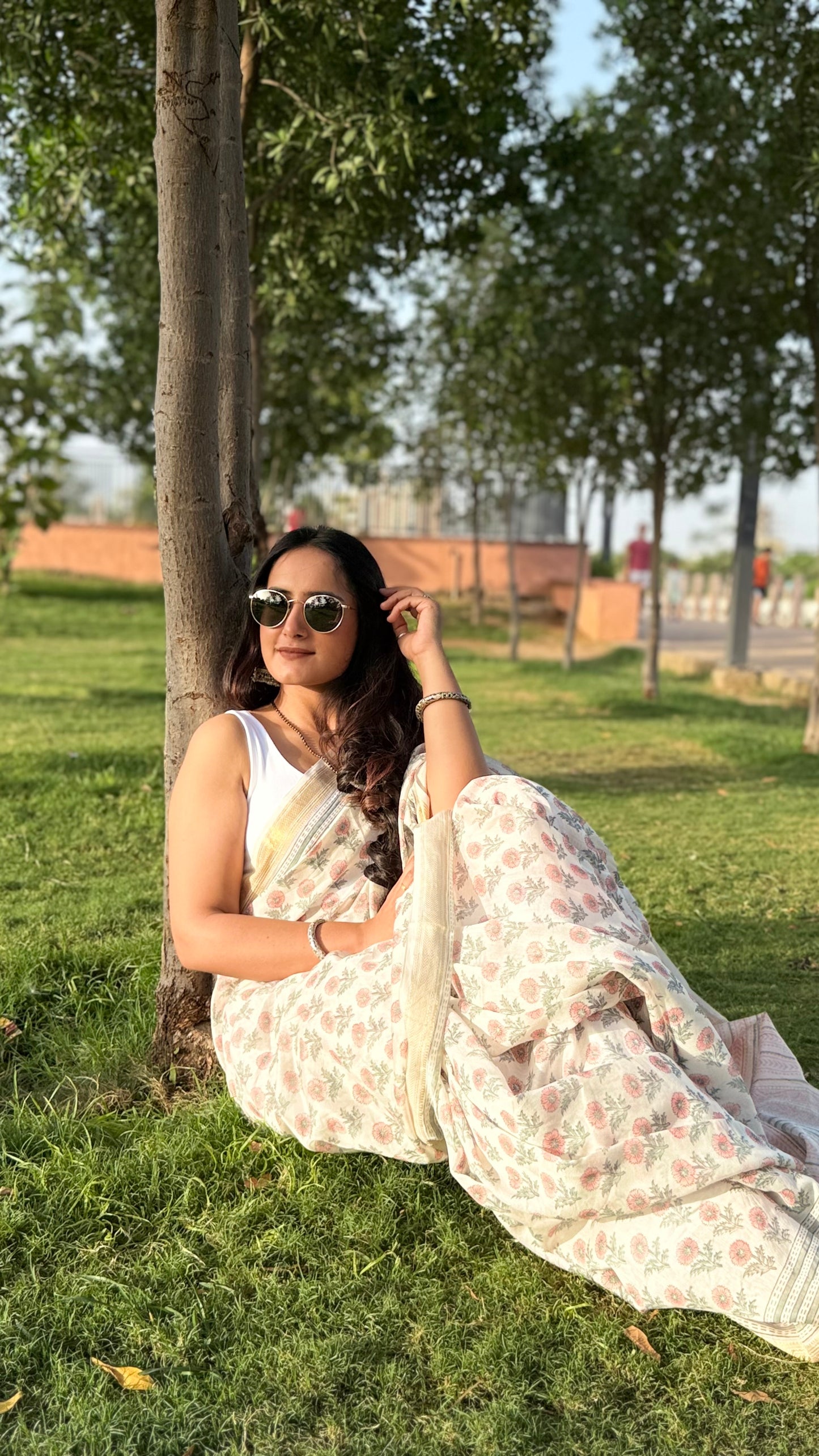 Shwetambar Handblock Maheshwari Saree (Teerth By Amaanyaa)