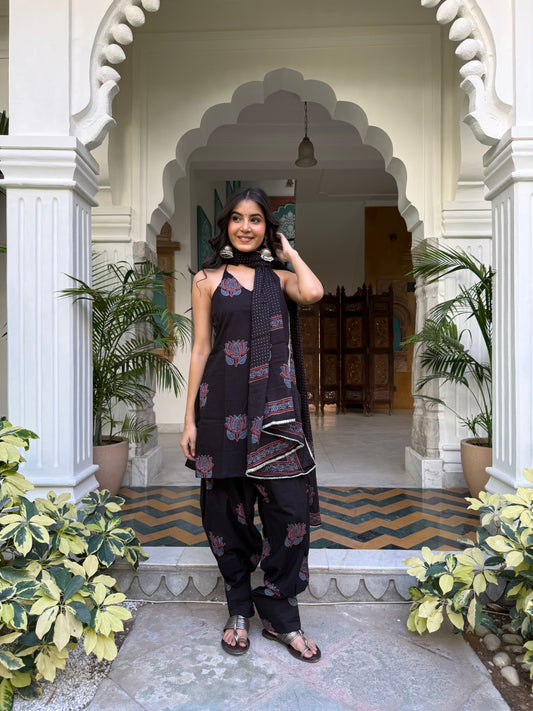 Lotus Black Cotton Farshi Set
