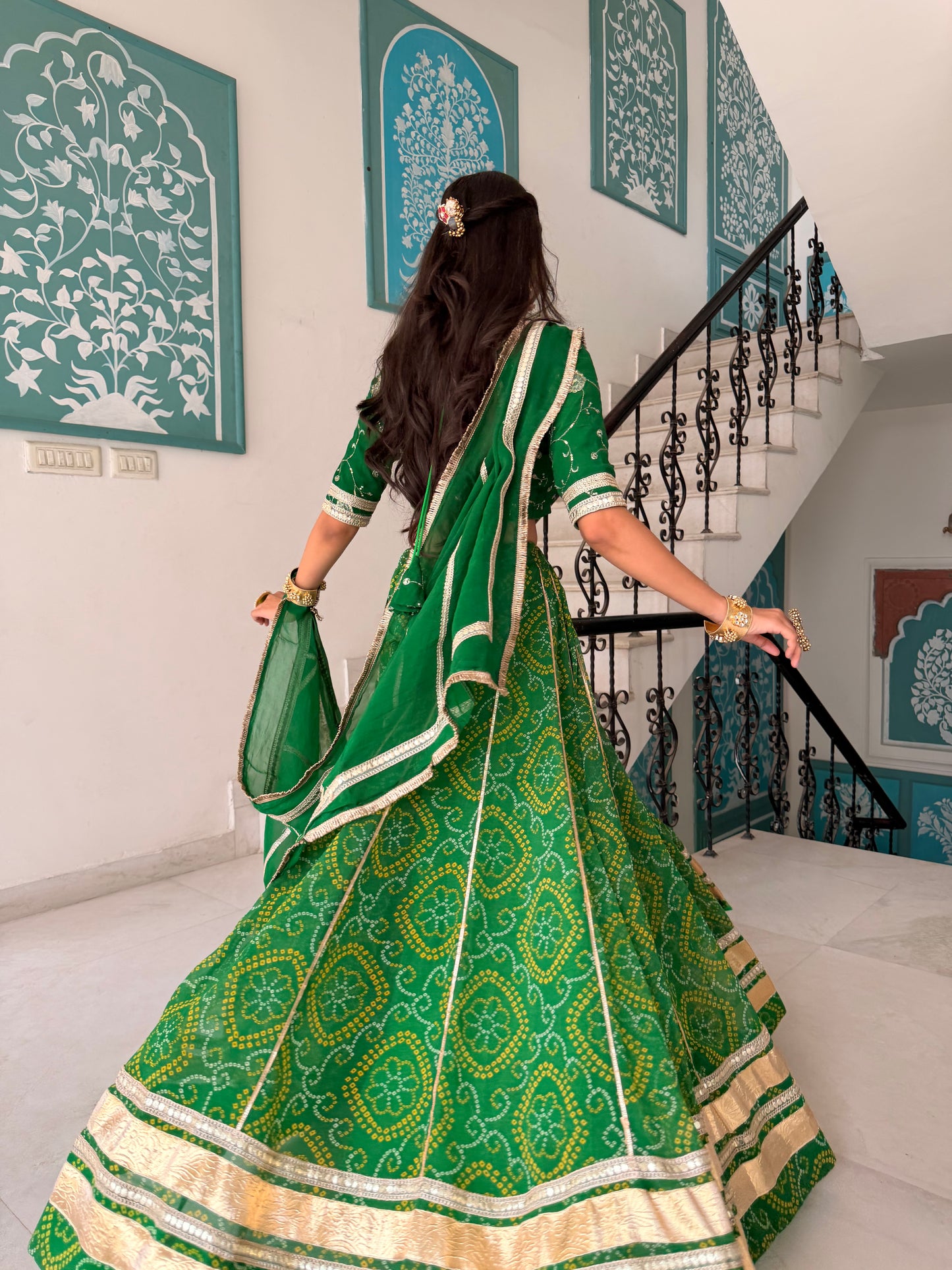 Shweta Green Bandhani Lehenga