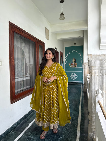 Arya Green Bandhani Anarkali Set