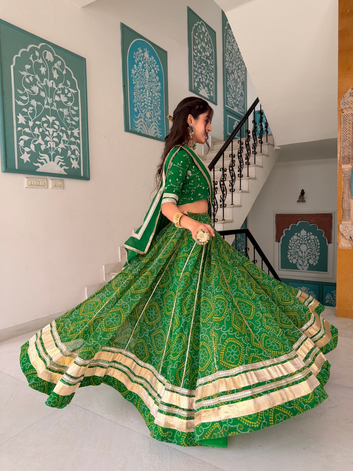 Shweta Green Bandhani Lehenga