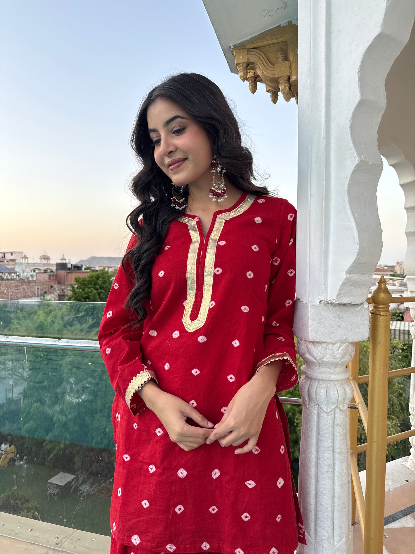Mannat Red Bandhani Farshi Set