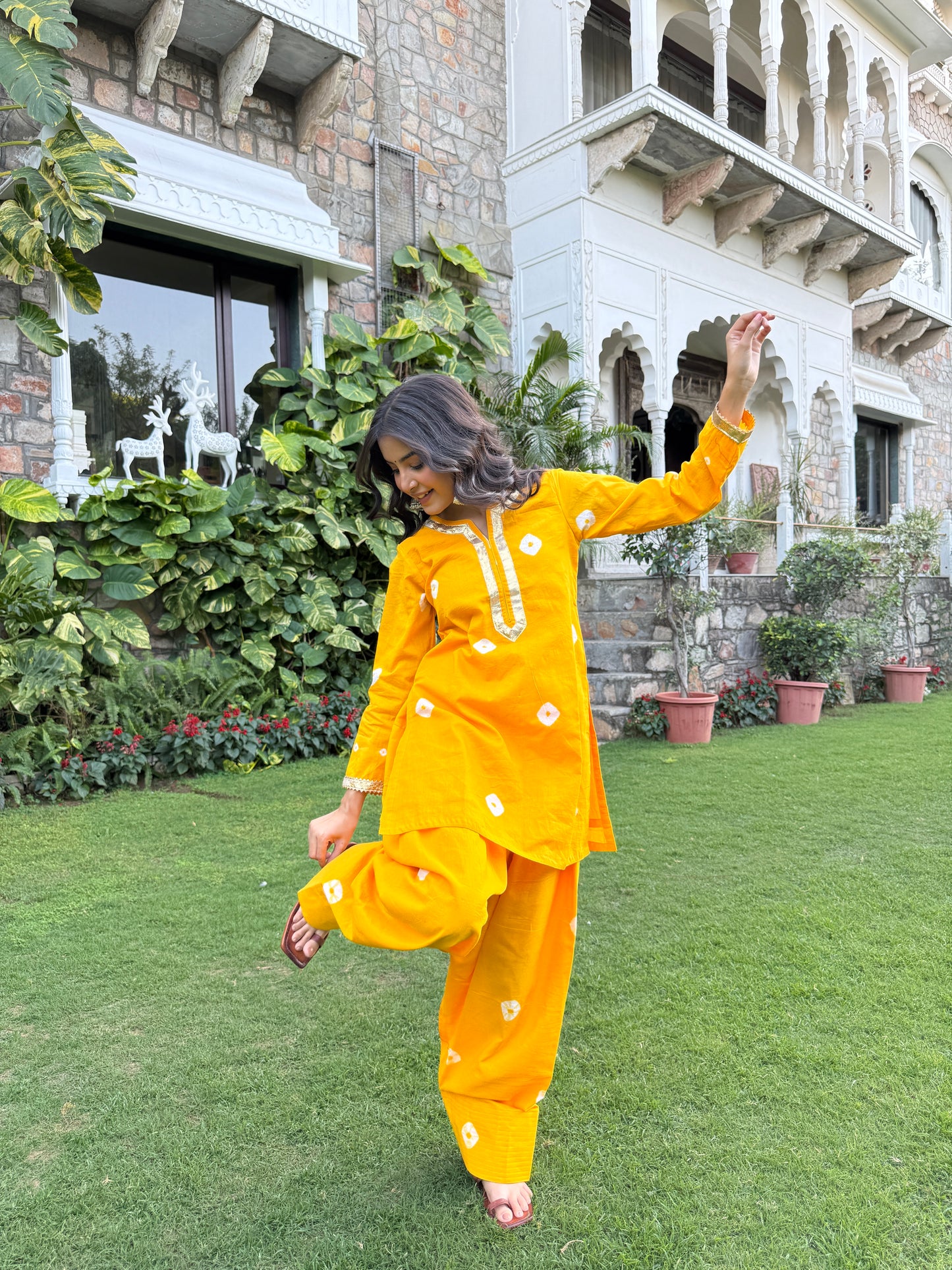 Mannat Yellow Bandhani Farshi Set
