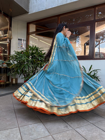 Mannat Firozi Lehenga